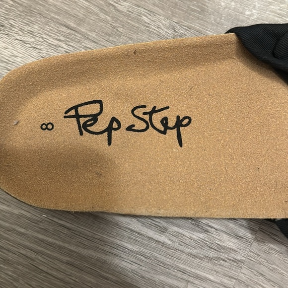 Sandals - Picture 4 of 4